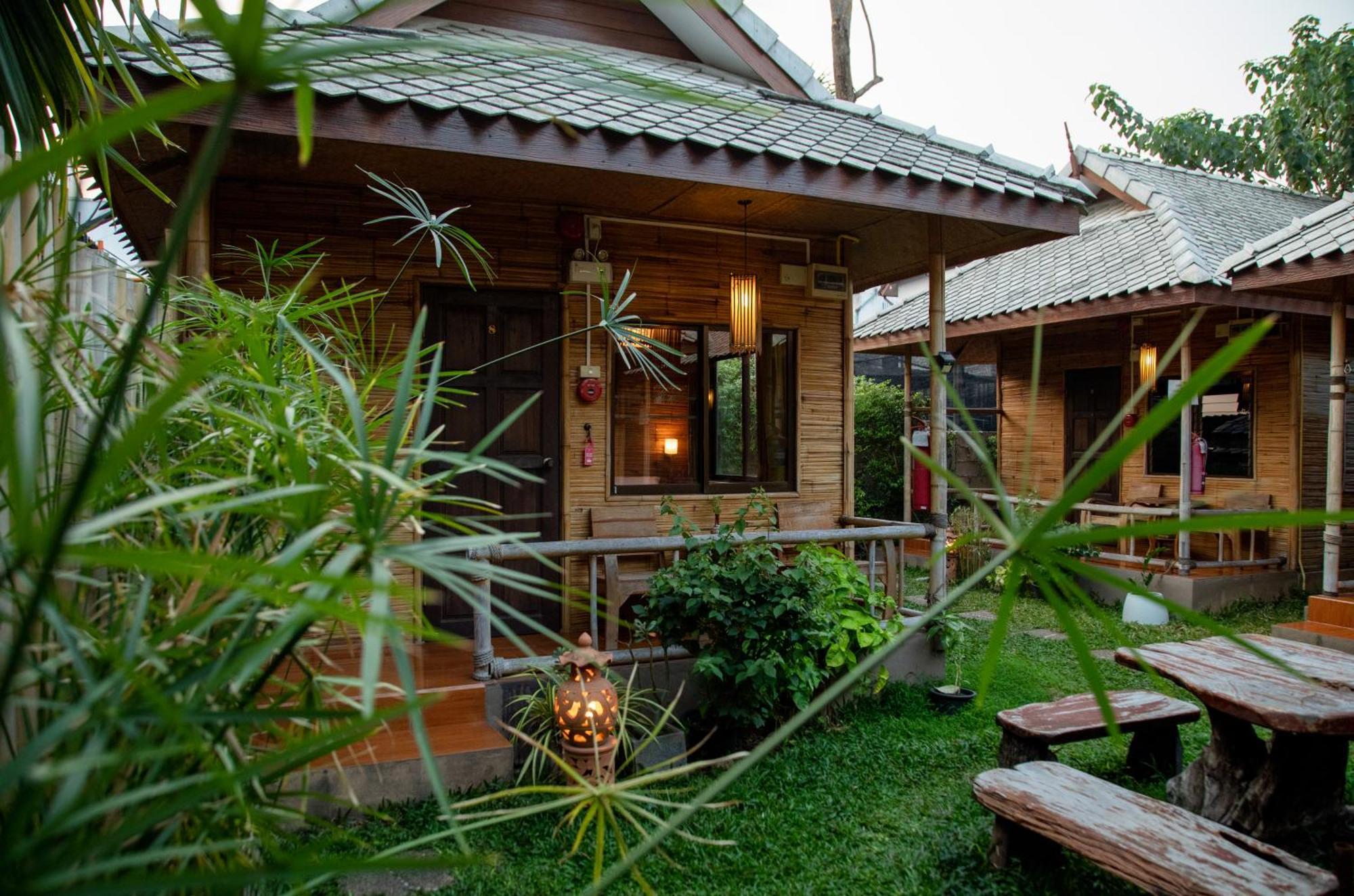 Boutique Hotel & Restaurant, Jaidee Bamboo Huts Τσιάνγκ Μάι Εξωτερικό φωτογραφία