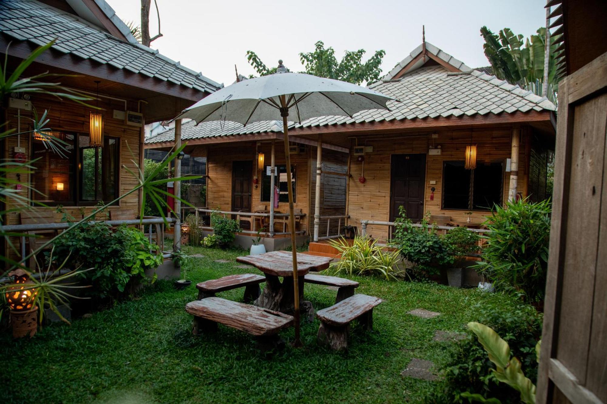 Boutique Hotel & Restaurant, Jaidee Bamboo Huts Τσιάνγκ Μάι Εξωτερικό φωτογραφία